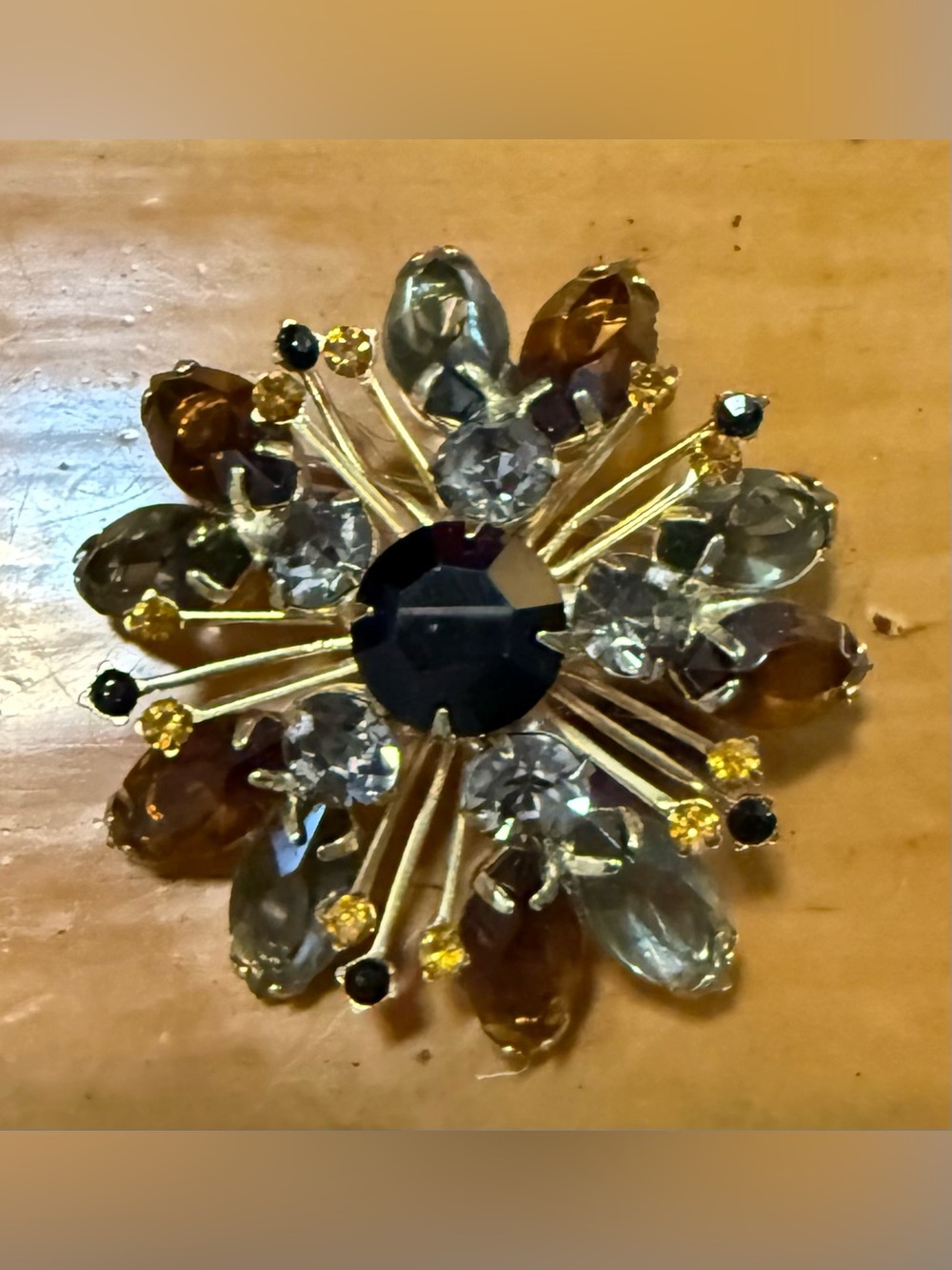 Vintage brooch Gold-Tone Brown & Black Crystal Floral Brooch